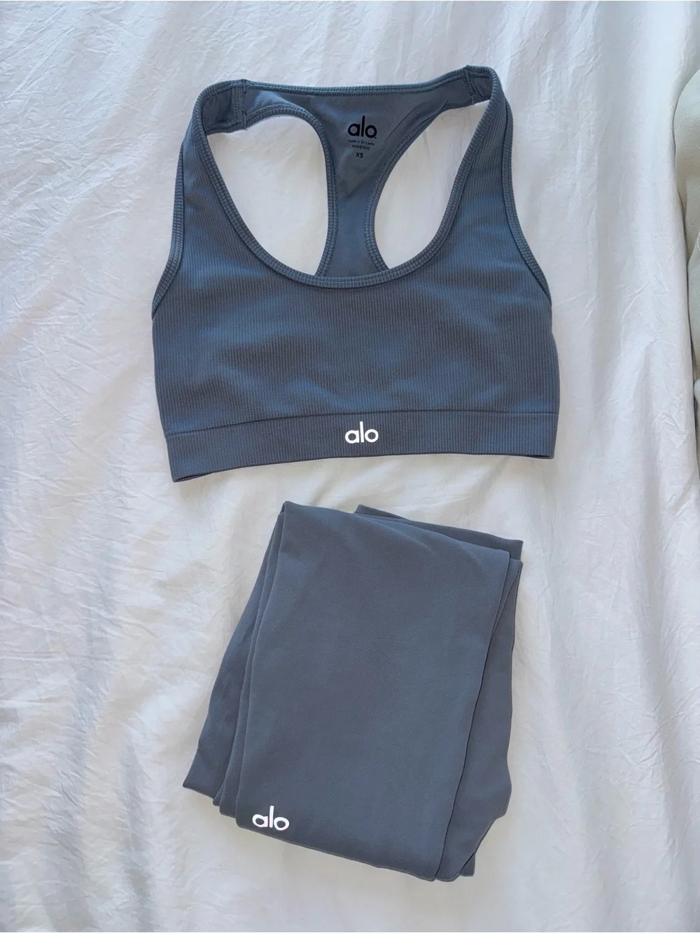 Alo Workout Set - Sports Bra & Leggings Steel Blue
